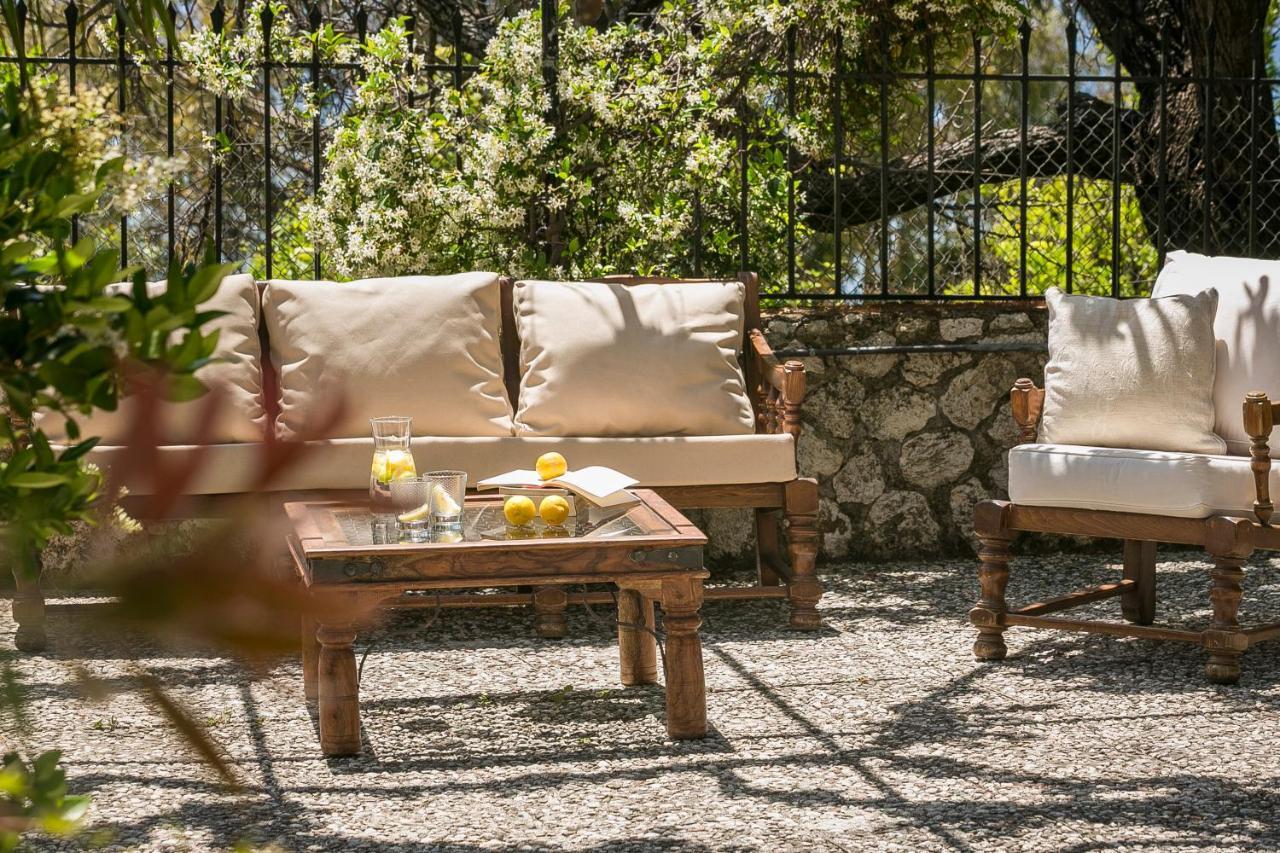 Villa Rania Lourdata  Buitenkant foto