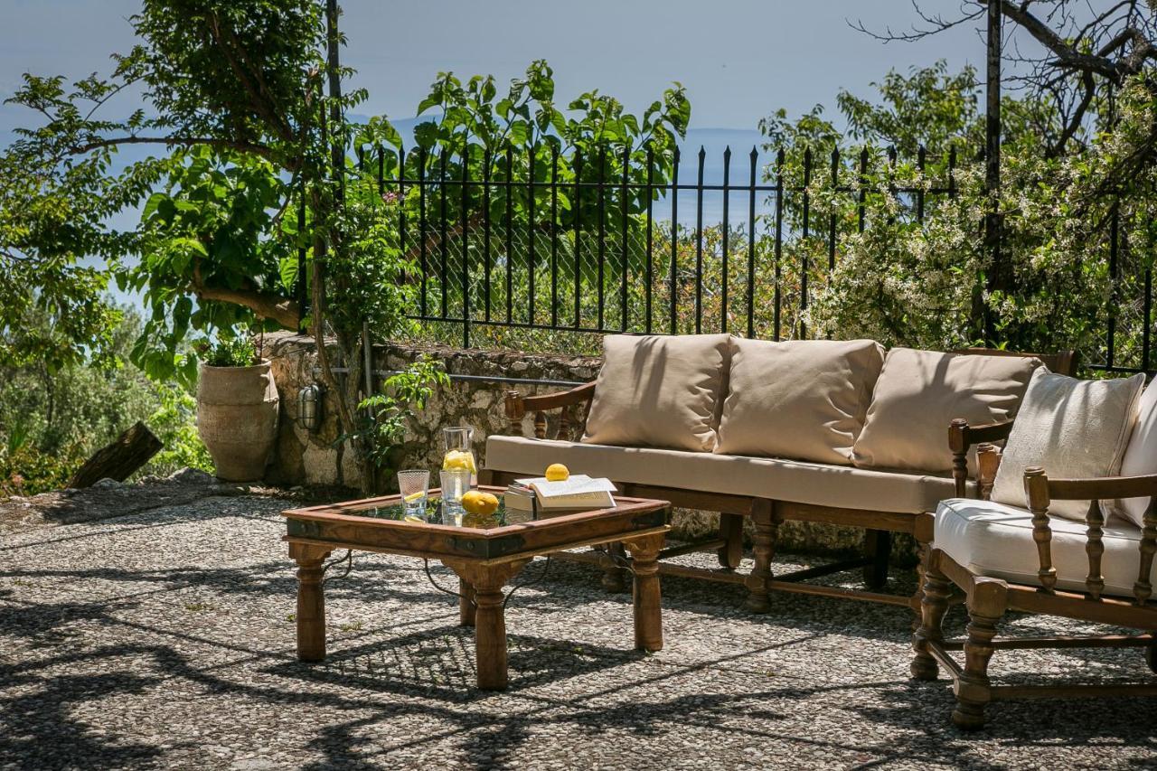 Villa Rania Lourdata  Buitenkant foto